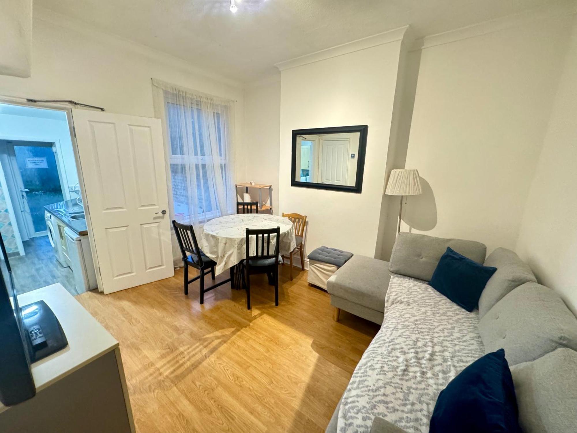 4 Bedroom House In Turnpike Lane/Wood Green Londen Buitenkant foto